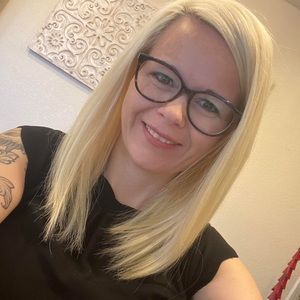 Meet your Posher, Kacey